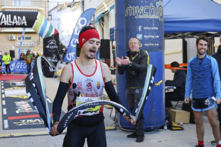 Granero tras conseguir el récord en el Trail Muntanya de Vallada. Foto: Kike Aracil